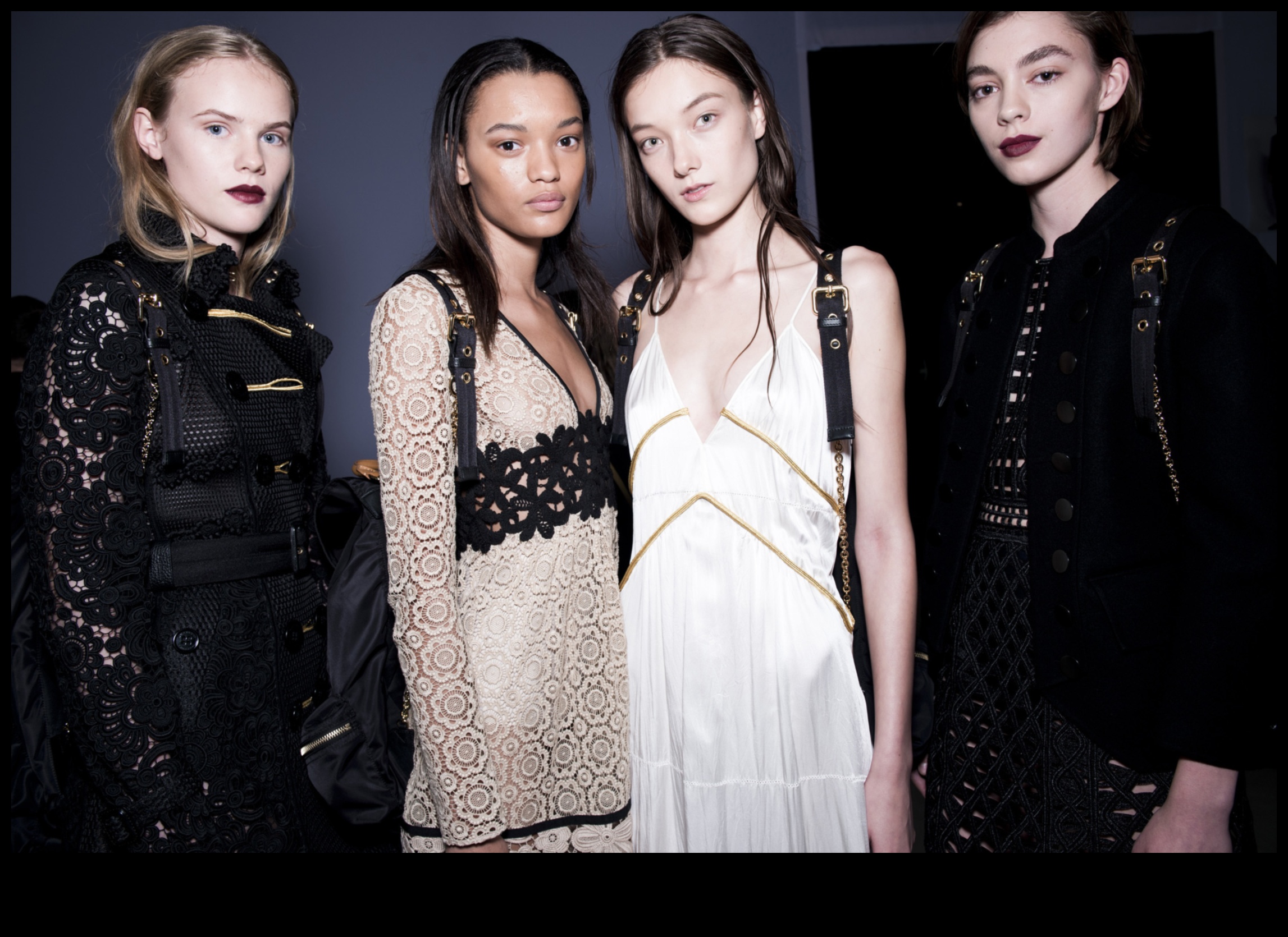 Îmbrăcați visele de la fantezii de modă la realitate 1 Dress Dreams: Crearea fanteziei de modă în realitate