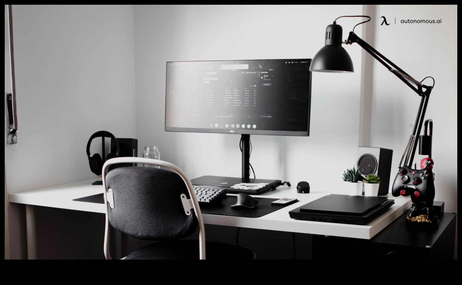 Elemente esențiale pentru biroul mobil: accesorii pentru productivitate în deplasare