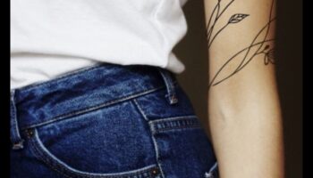 Povești sculptate: Dezvăluirea eleganței artei tatuajelor de braț