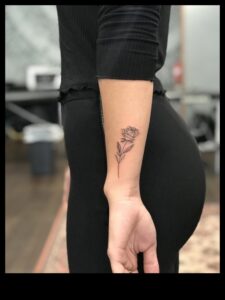 Șoapte de cerneală: secrete dezvăluite pe mâinile tale artistice unice